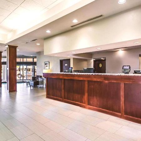 Norwood Inn & Suites Milwaukee Butler Luaran gambar
