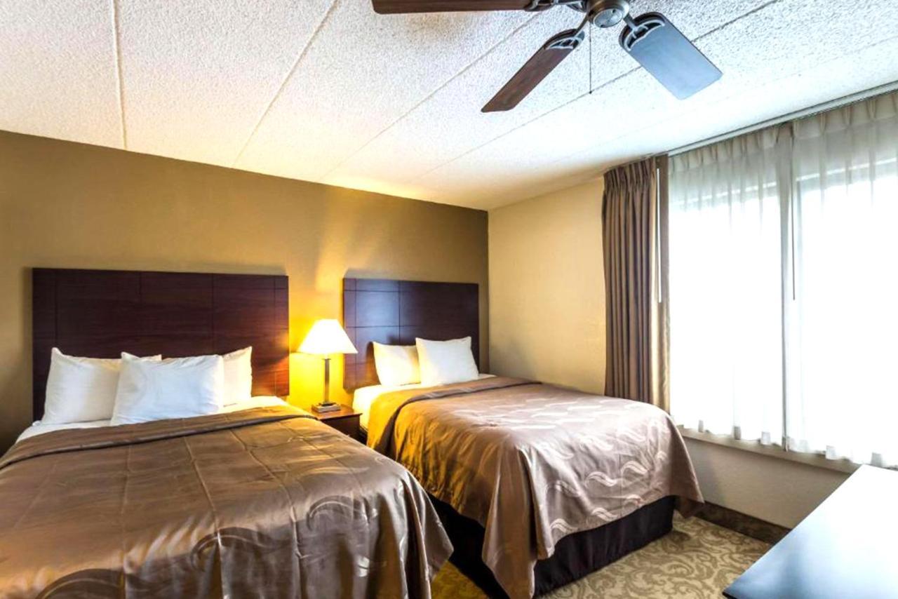 Norwood Inn & Suites Milwaukee Butler Luaran gambar