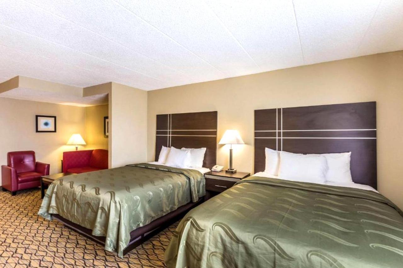 Norwood Inn & Suites Milwaukee Butler Luaran gambar